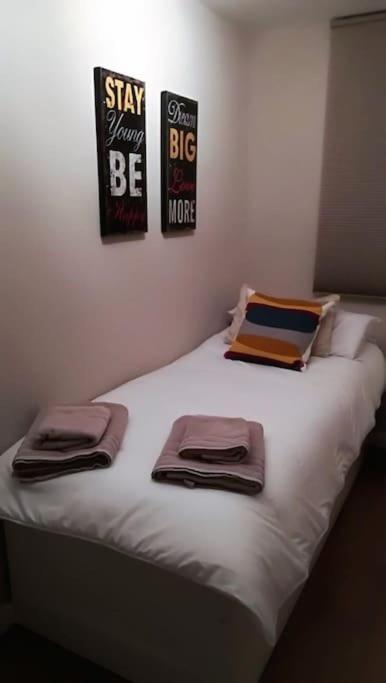 Apartamento Cuarzo Sevilla Kültér fotó